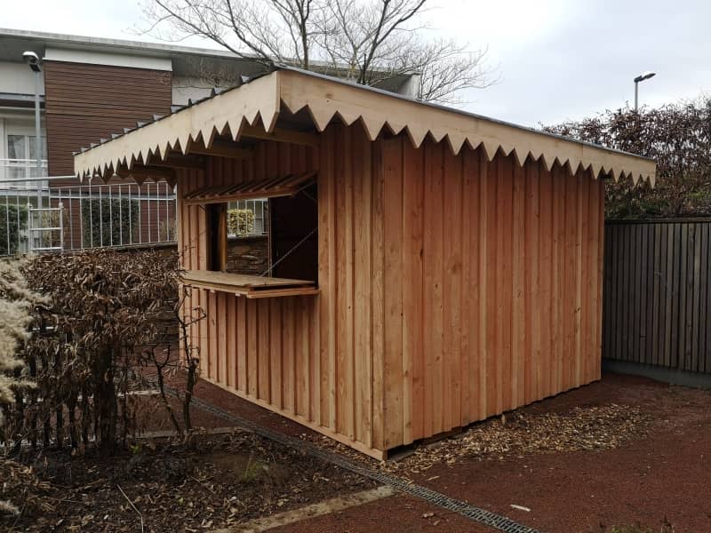 Abris de jardins - mb paysage abris de jaridn Abri de jardin en bois naturel avec toiture à bordure dentelée